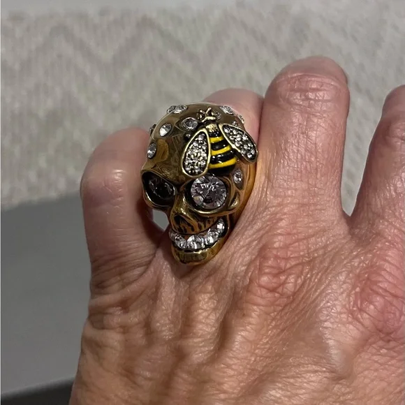Alexander McQueen Gold Skull Ring with Crystal and Enamel Bee size 5 - Picture 2 of 6